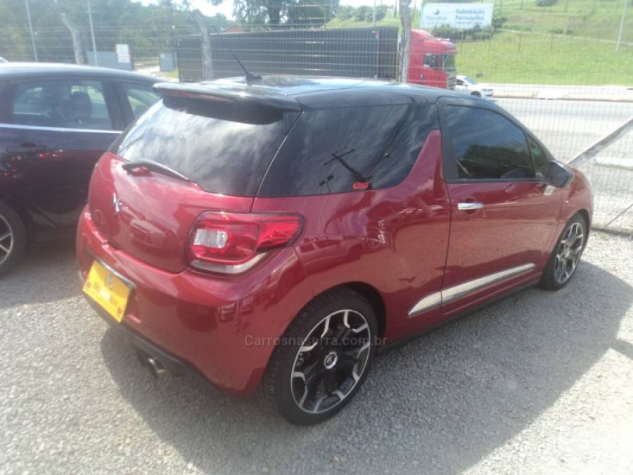 CITROËN - DS3 - 2012/2013 - Vermelha - R$ 68.000,00