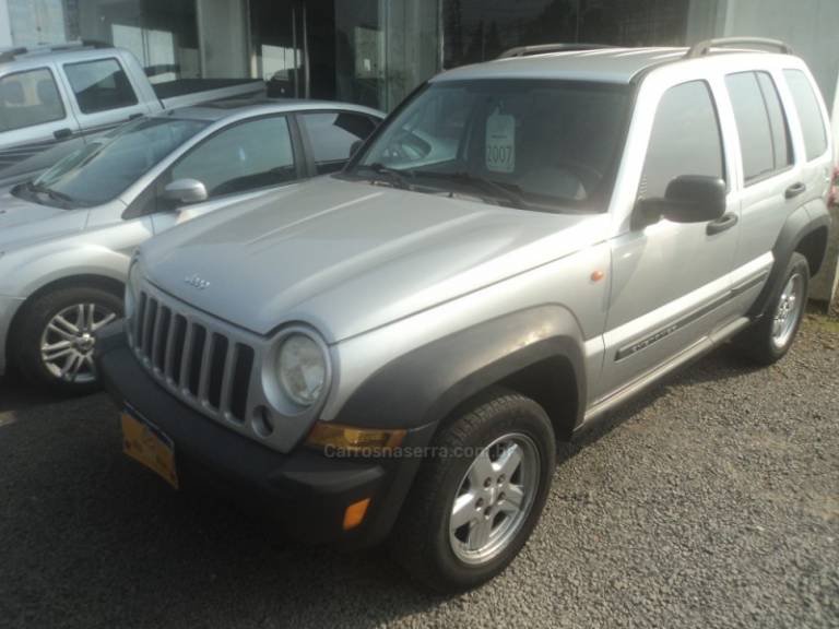 JEEP - CHEROKEE - 2007/2007 - Prata - R$ 55.000,00