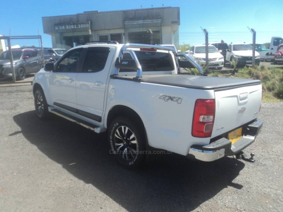 CHEVROLET - S10 - 2014/2014 - Branca - R$ 115.000,00