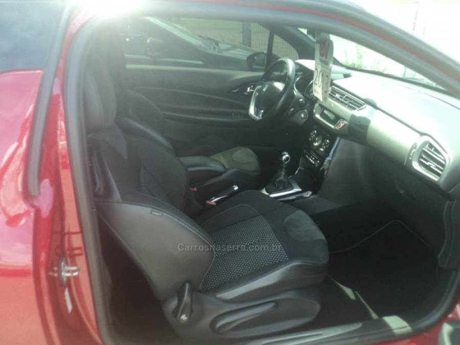 CITROËN - DS3 - 2012/2013 - Vermelha - R$ 68.000,00