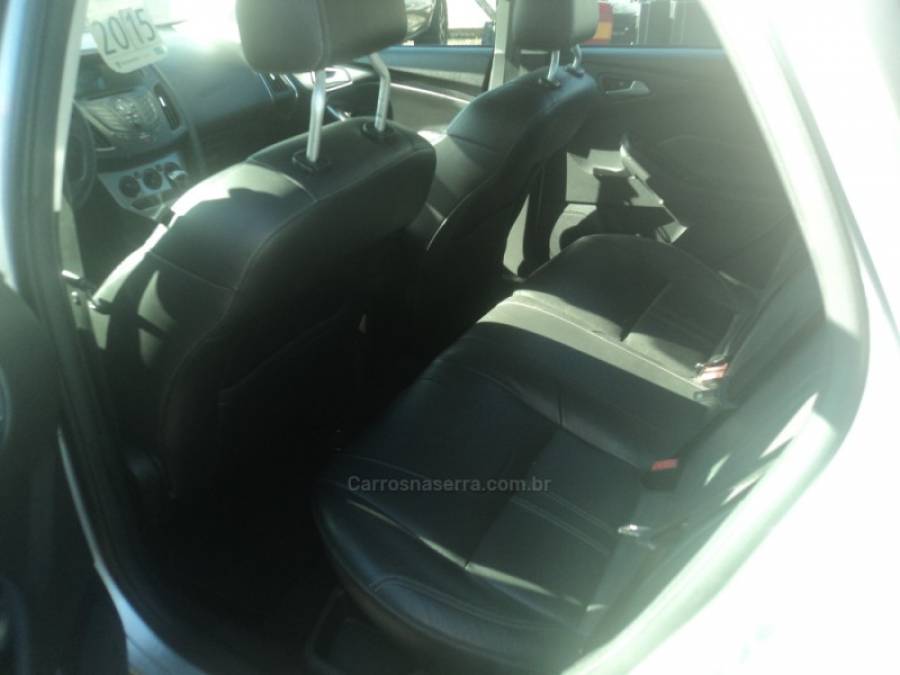 FORD - FOCUS - 2014/2015 - Prata - R$ 53.000,00