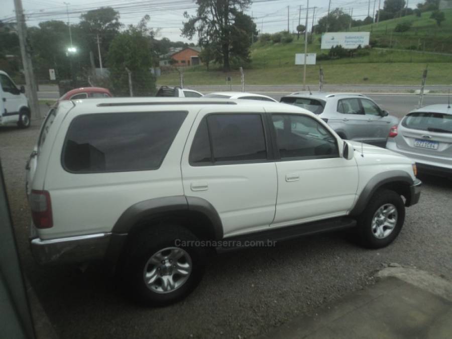 TOYOTA - HILUX SW4 - 2001/2001 - Branca - R$ 76.900,00