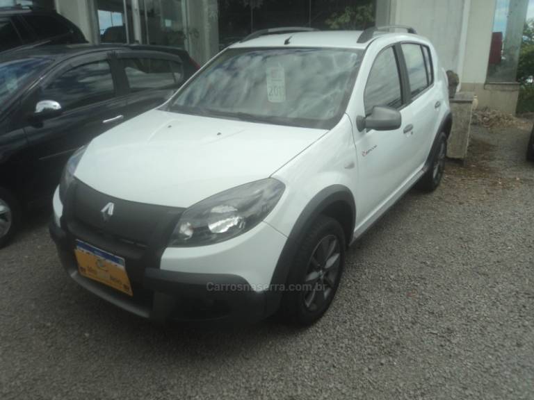 RENAULT - SANDERO - 2012/2013 - Branca - R$ 42.000,00