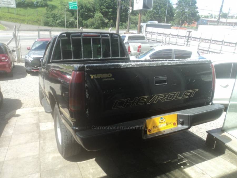 CHEVROLET - SILVERADO - 1998/1998 - Preta - R$ 55.000,00