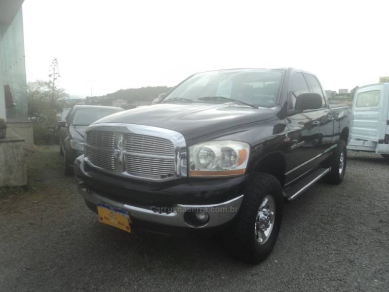 DODGE - RAM - 2006/2006 - Preta - R$ 145.000,00