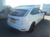 FORD - FOCUS - 2012/2013 - Branca - R$ 42.000,00