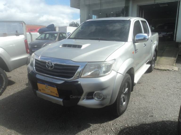 TOYOTA - HILUX - 2012/2013 - Prata - R$ 125.000,00