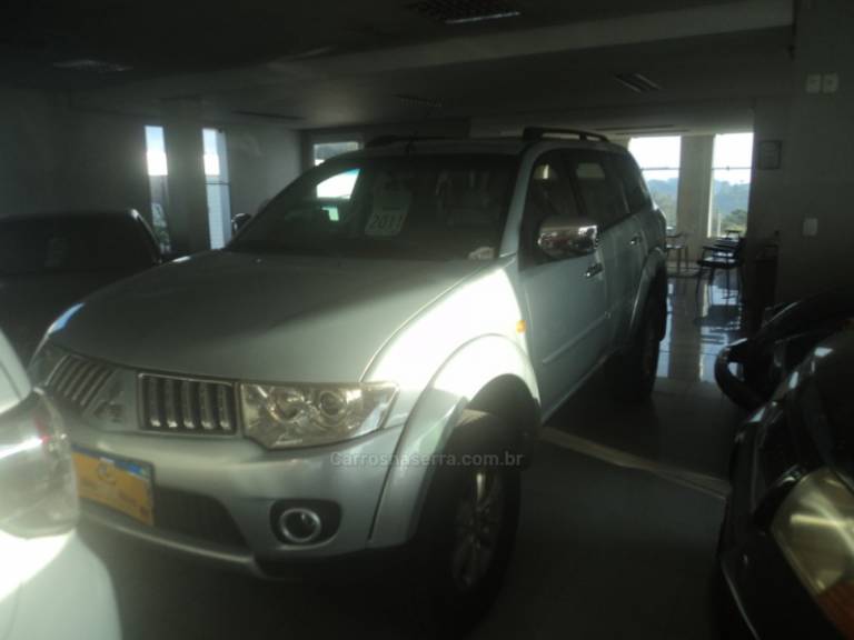 MITSUBISHI - PAJERO DAKAR - 2010/2011 - Prata - R$ 85.000,00