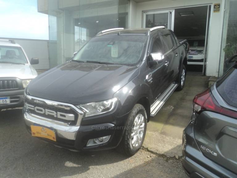 FORD - RANGER - 2016/2017 - Preta - R$ 130.000,00