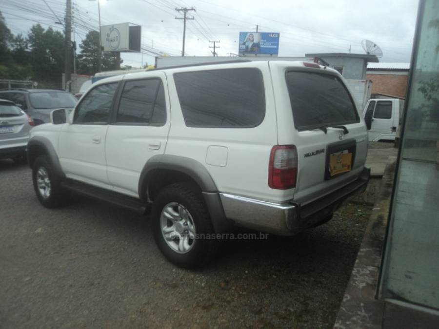 TOYOTA - HILUX SW4 - 2001/2001 - Branca - R$ 76.900,00