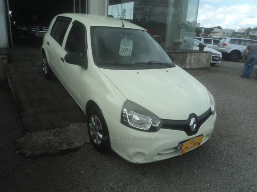 RENAULT - CLIO - 2013/2014 - Branca - R$ 32.000,00