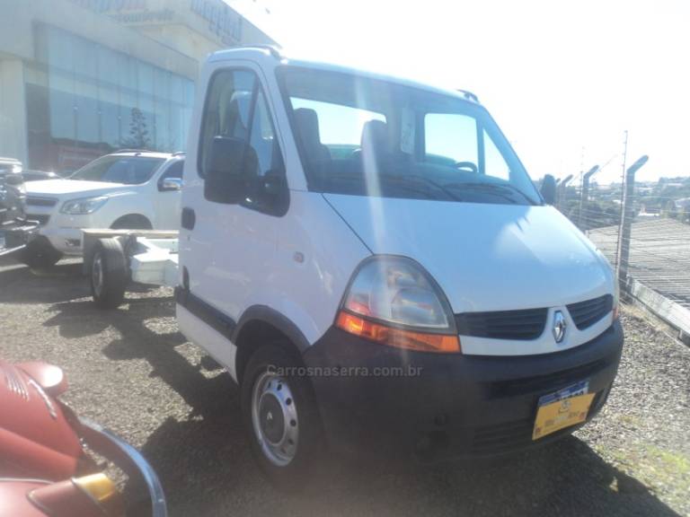 RENAULT - MASTER - 2012/2013 - Branca - R$ 110.000,00