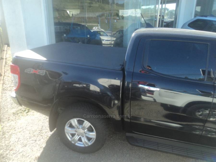 FORD - RANGER - 2022/2023 - Preta - R$ 190.000,00