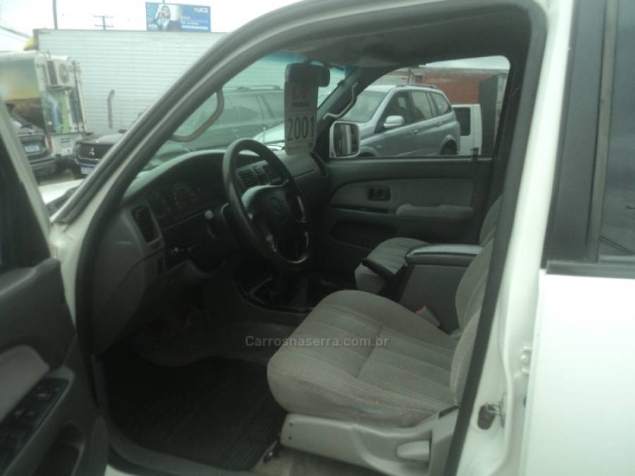 TOYOTA - HILUX SW4 - 2001/2001 - Branca - R$ 76.900,00
