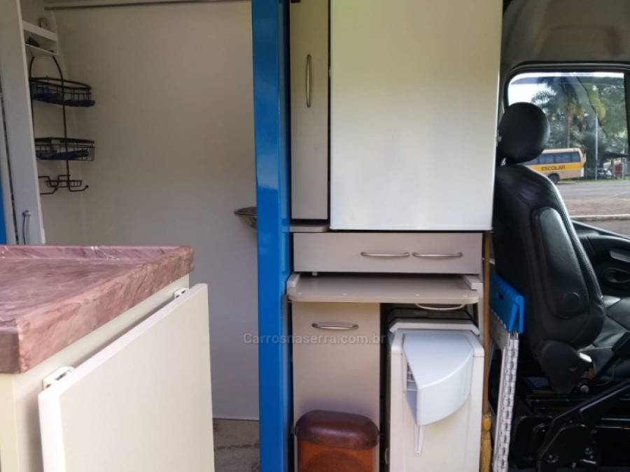 OUTRAS - MOTOR HOME - 2014/2015 - Prata - R$ 270.000,00