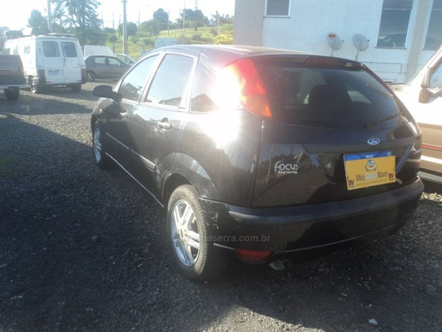 FORD - FOCUS - 2007/2008 - Preta - R$ 17.000,00