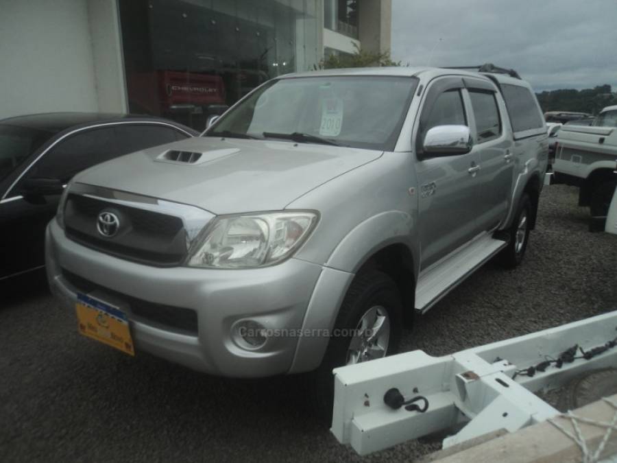 TOYOTA - HILUX - 2010/2010 - Prata - R$ 120.000,00