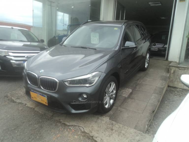 BMW - X1 - 2016/2017 - Cinza - R$ 122.000,00