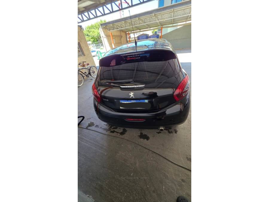 PEUGEOT - 208 - 2017/2017 - Preta - R$ 47.900,00