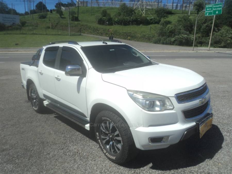 CHEVROLET - S10 - 2014/2014 - Branca - R$ 115.000,00