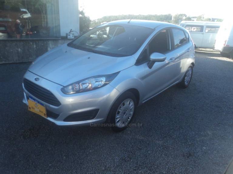 FORD - FIESTA - 2016/2016 - Prata - R$ 45.000,00