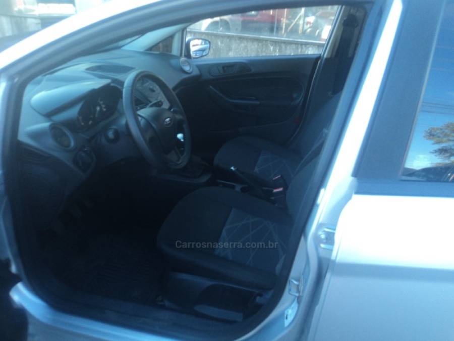 FORD - FIESTA - 2016/2016 - Prata - R$ 45.000,00