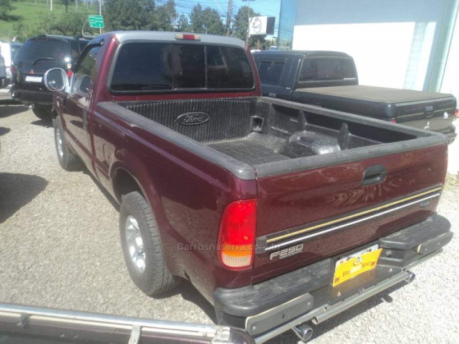 FORD - F-250 - 2001/2002 - Vermelha - R$ 135.000,00